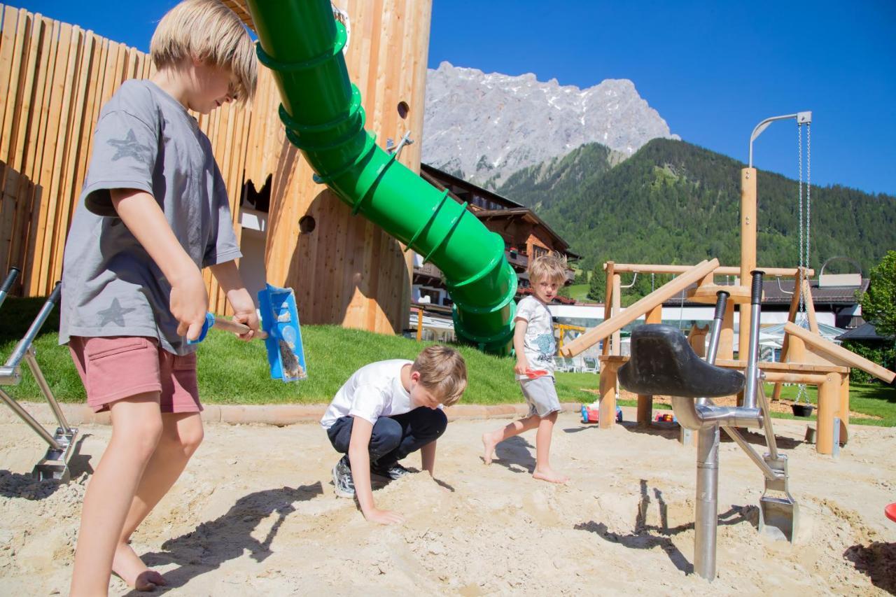 Hotel Tirolerhof - Familotel Zugspitze Эрвальд Экстерьер фото